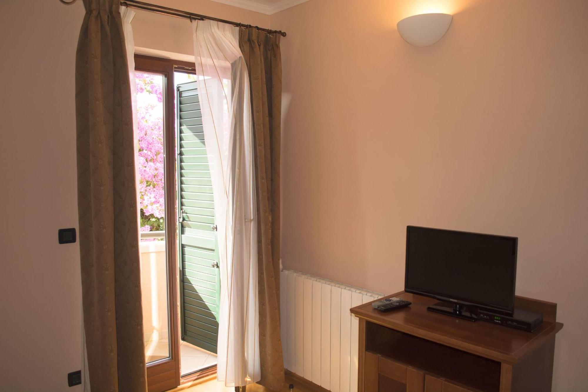 Villa Lavandula With Heated Swimming Pool Trogir Quarto foto