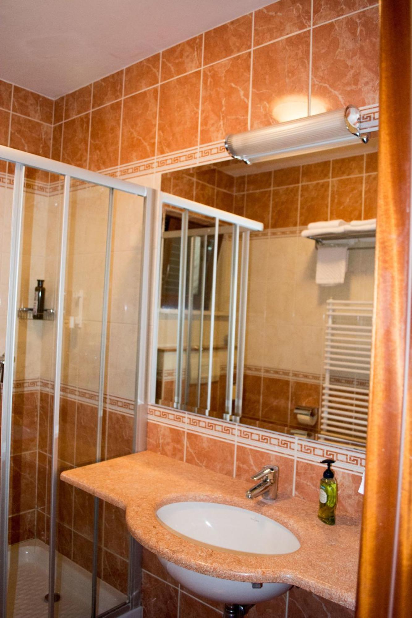 Villa Lavandula With Heated Swimming Pool Trogir Quarto foto