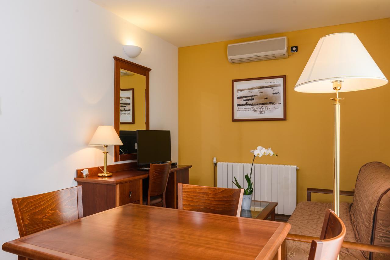 Villa Lavandula With Heated Swimming Pool Trogir Exterior foto